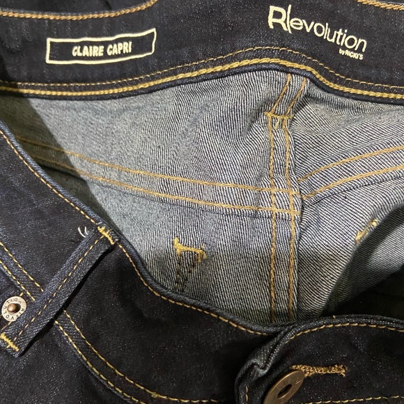 Revolution Claire Jean Capris. - Picture 6 of 6
